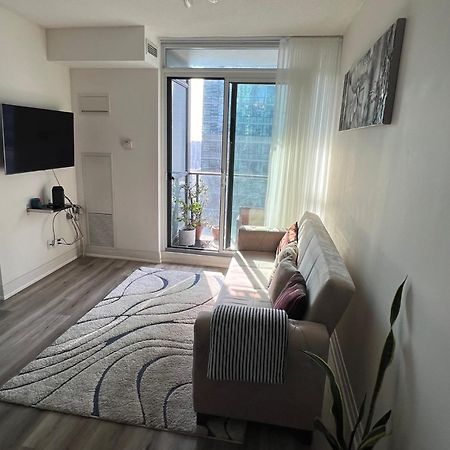 Prestigious 2-Bdrm Condo - Across From Scotiabank Arena Торонто Экстерьер фото